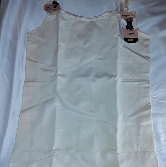 Shapermint Essentials Scoop Neck Cami - Picture 2 of 3